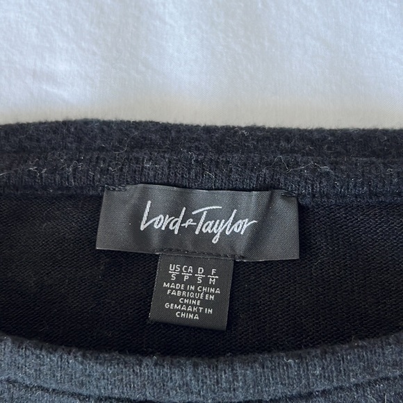Lord & Taylor black sweater with roushed long sleeves size S - Picture 2 of 3